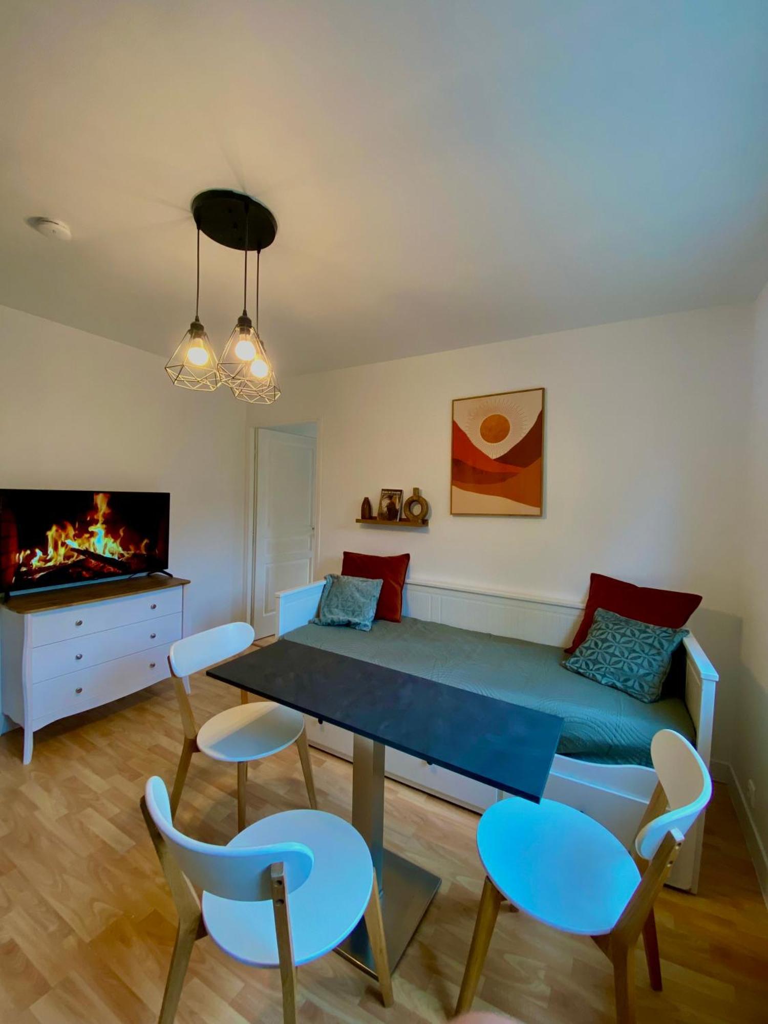Appartement Chloe Du Lac Montferrat  Esterno foto